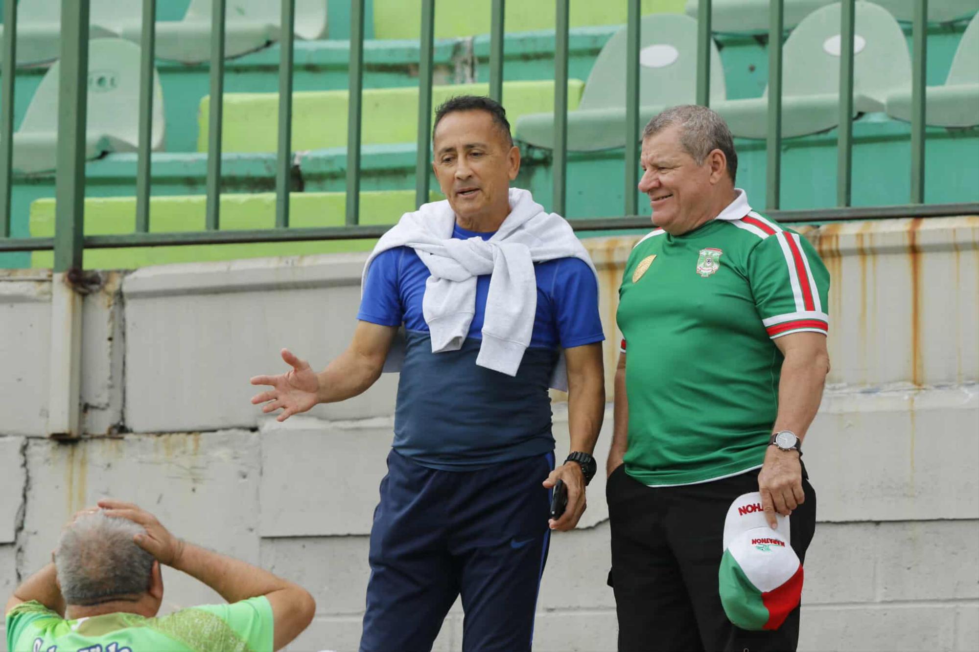 Jorge Pineda, técnico de CD Choloma, presente en el estadio verdolaga. Foto Mauricio Ayala.