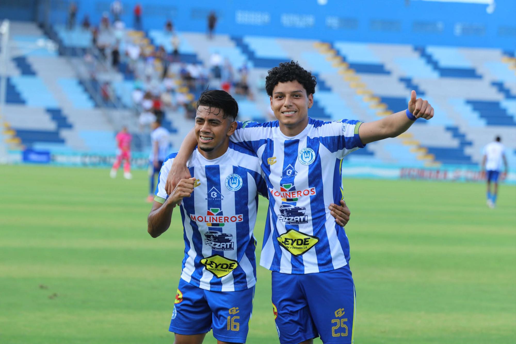 Avner Portillo y Bryan Chávez, los goleadores del Victoria.