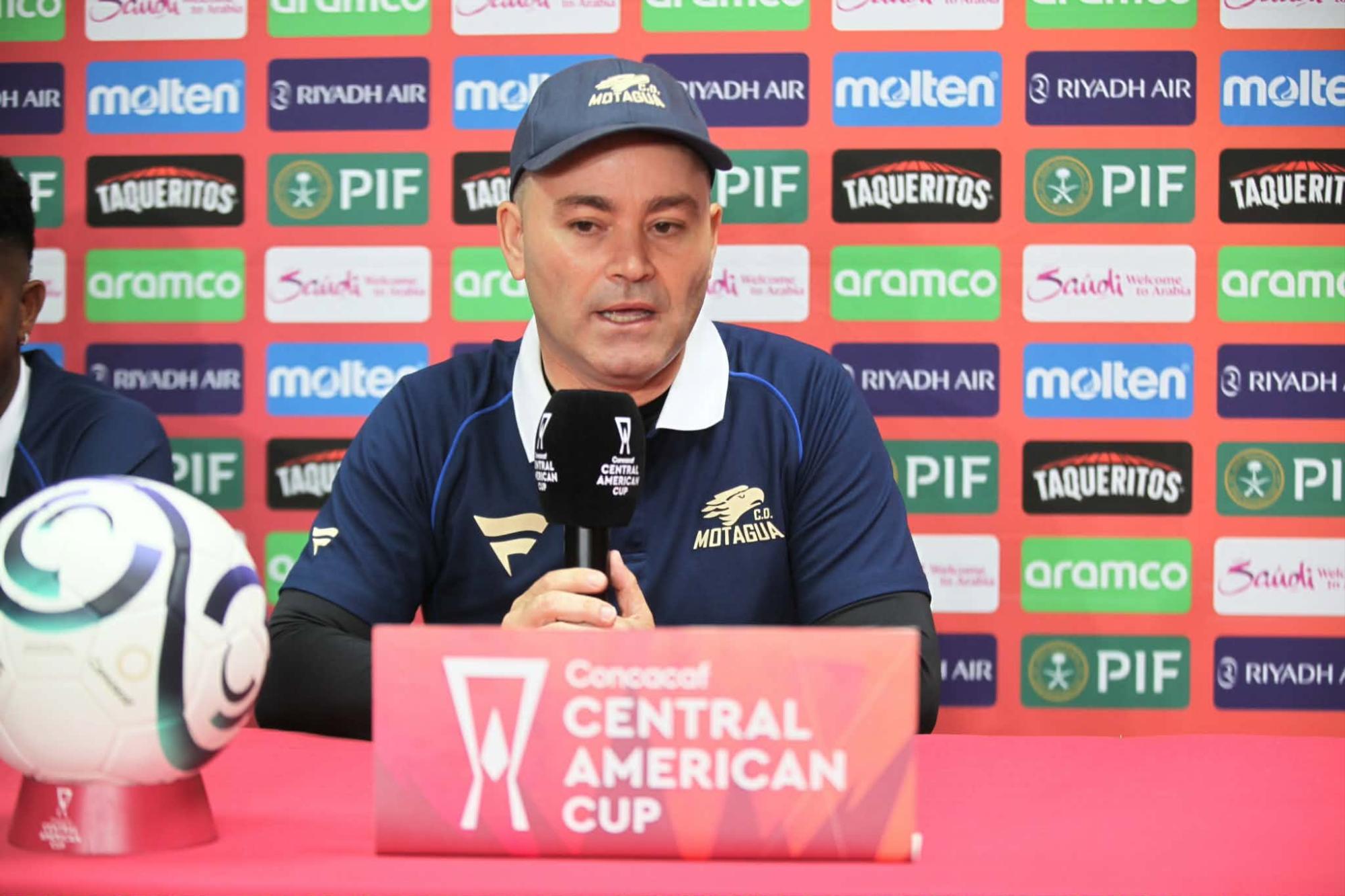 Javier López considera una final este partido de fases de grupos ante Cartaginés.