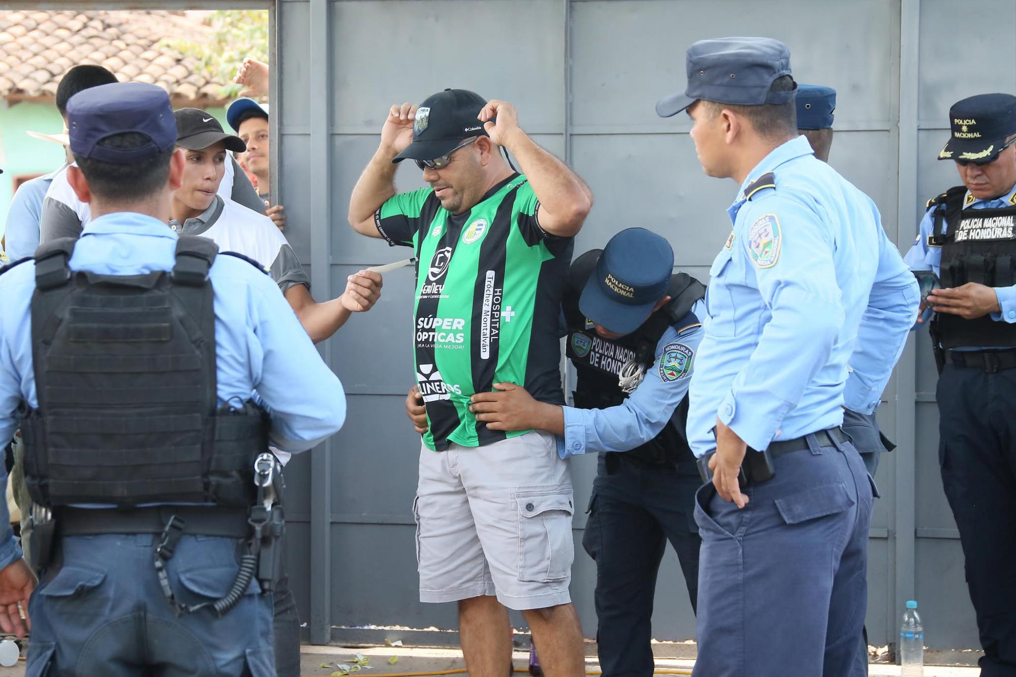 La seguridad está garantiza y los aficionados cooperan en el ingreso.