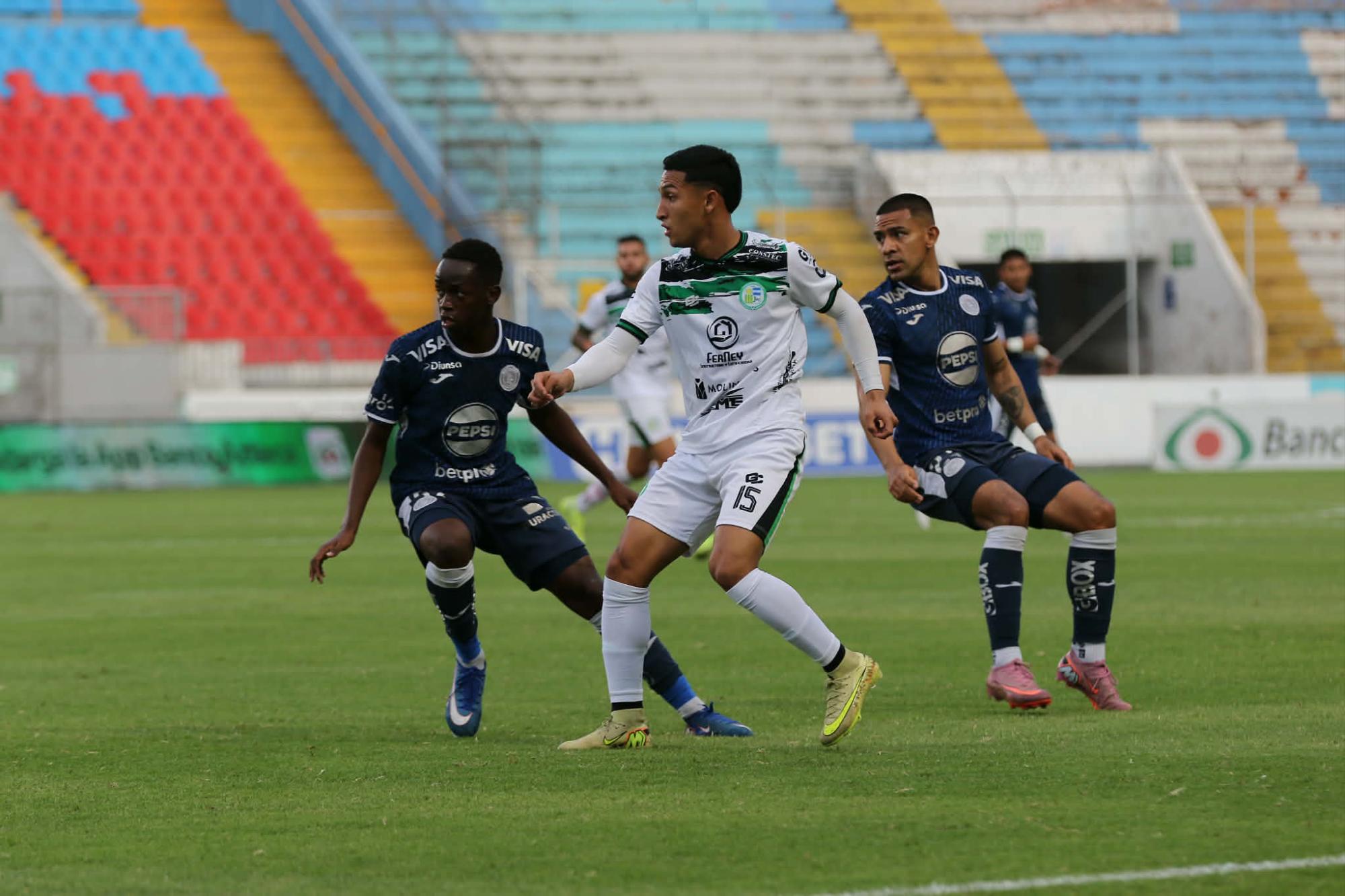 ¡Jhon Kléber de Oliveira desatasca al Motagua en el Nacional y le da un triunfo de liderato sobre Juticalpa FC!