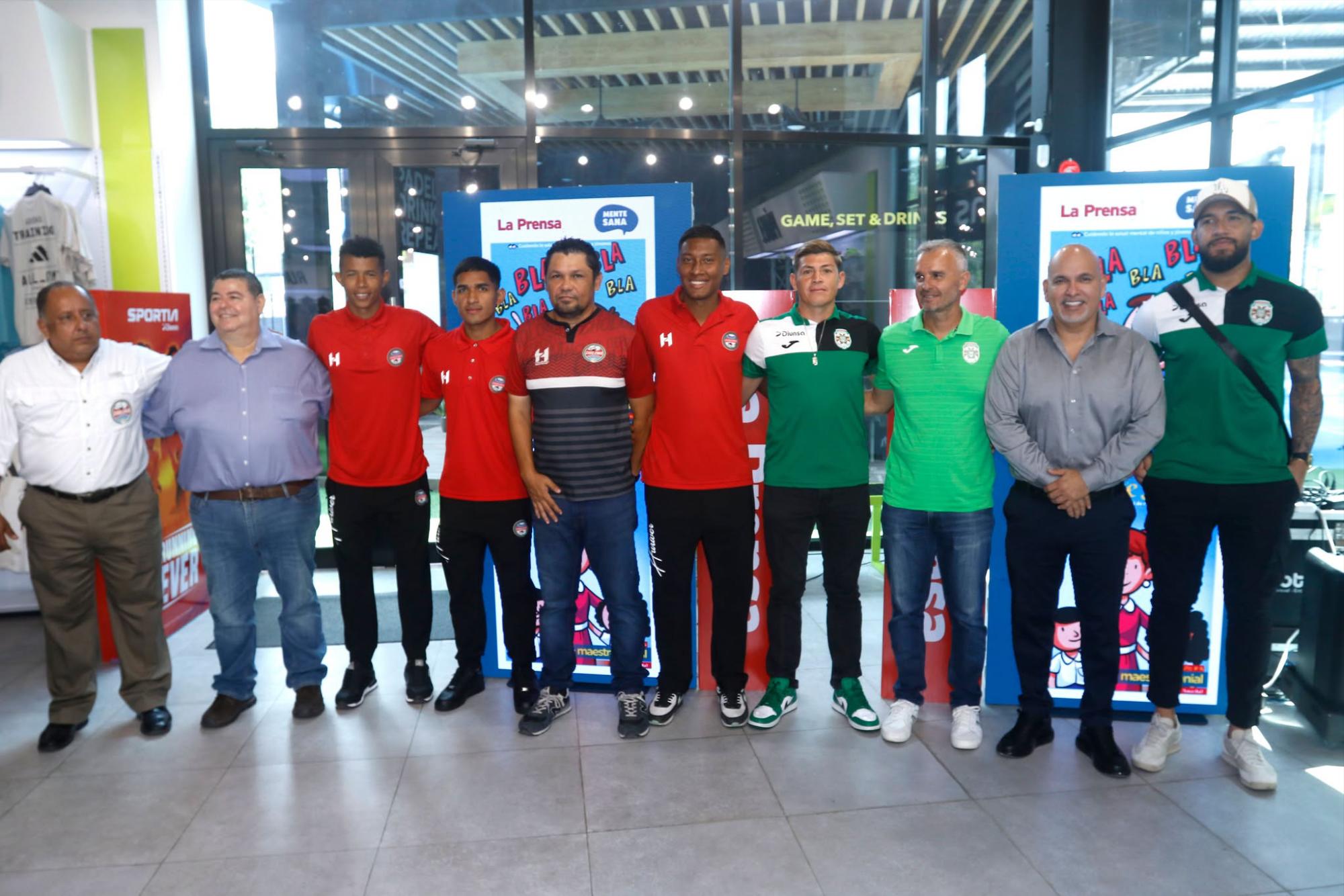 Carlos Tejeda (presidente del Choloma), Nelson García (LA PRENSA), Leiner Anaya, Marco Aceituno, Fernando Molina, Hesller Díaz, Francisco Martínez, Pablo Lavallén, Orinson Amaya y César Samudio.