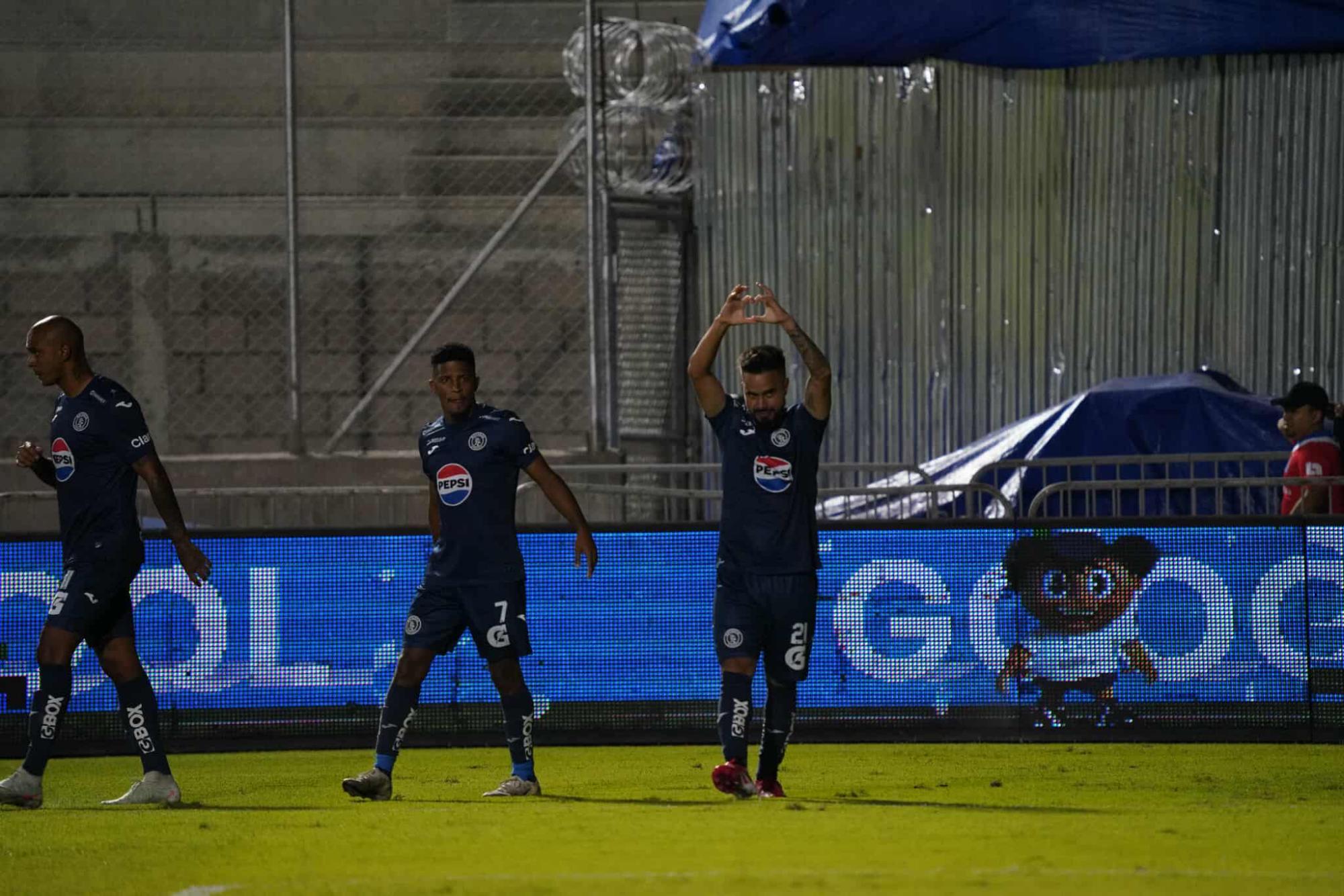 Droopy Gómez sentenció el súper clásico en favor de Motagua y Olimpia se mete en problemas por el boleto a semis