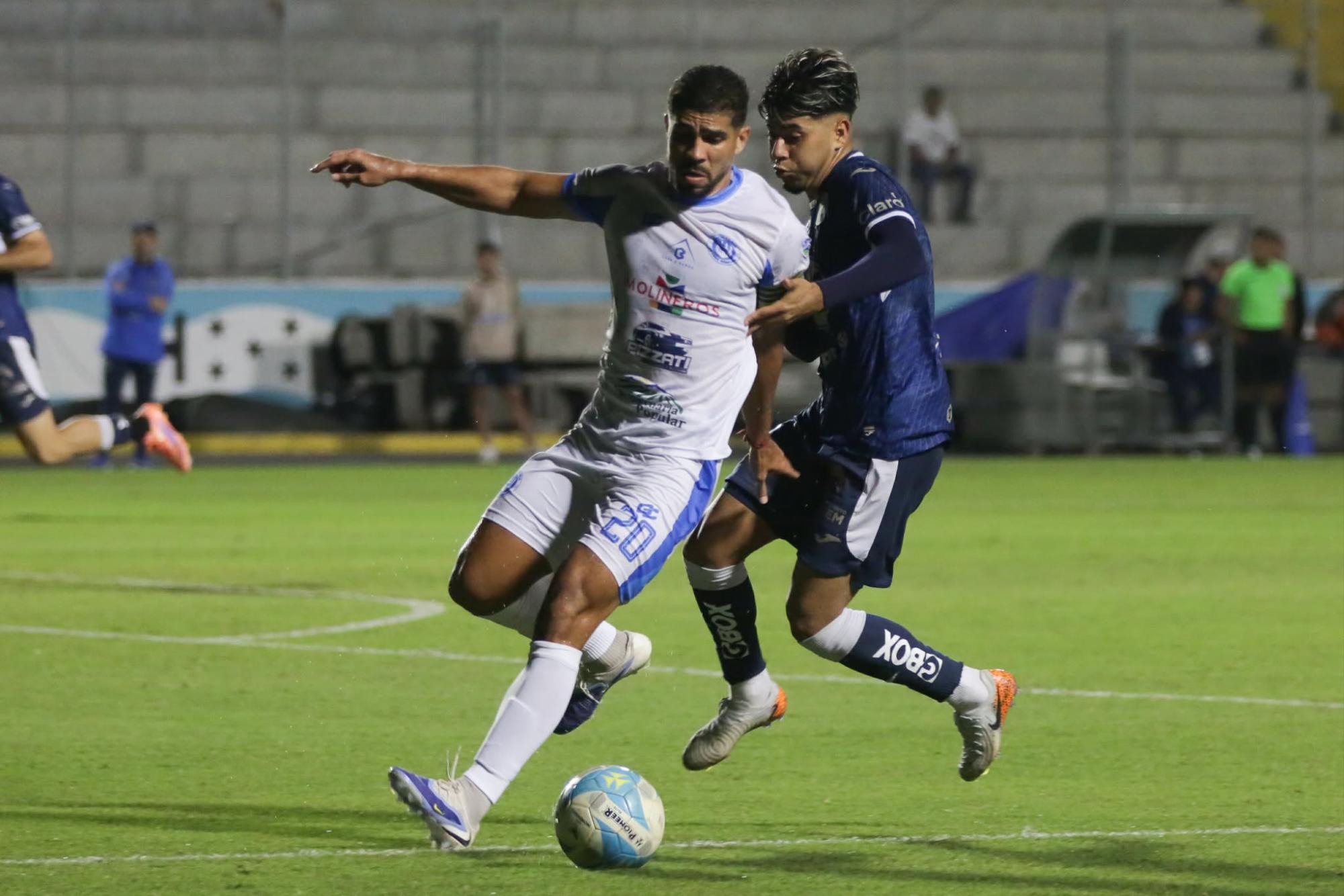 Motagua, con mucha angustia, logra vencer al Victoria y escala en la clasificación de la Liga Nacional