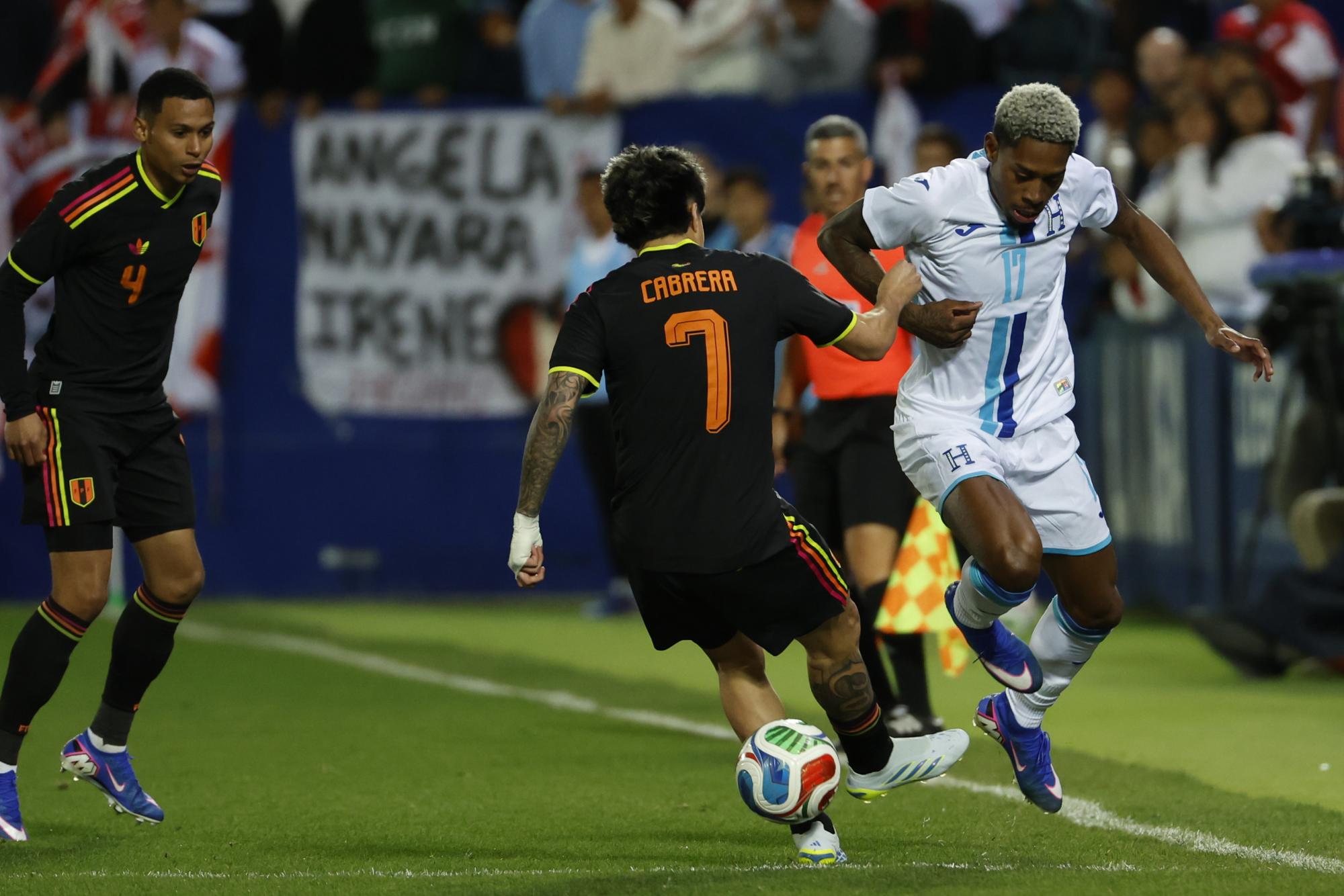 ¡Puro corazón y garra! Honduras in extremis le empató a Perú el amistoso en Butarque en el debut de Francisco Molina