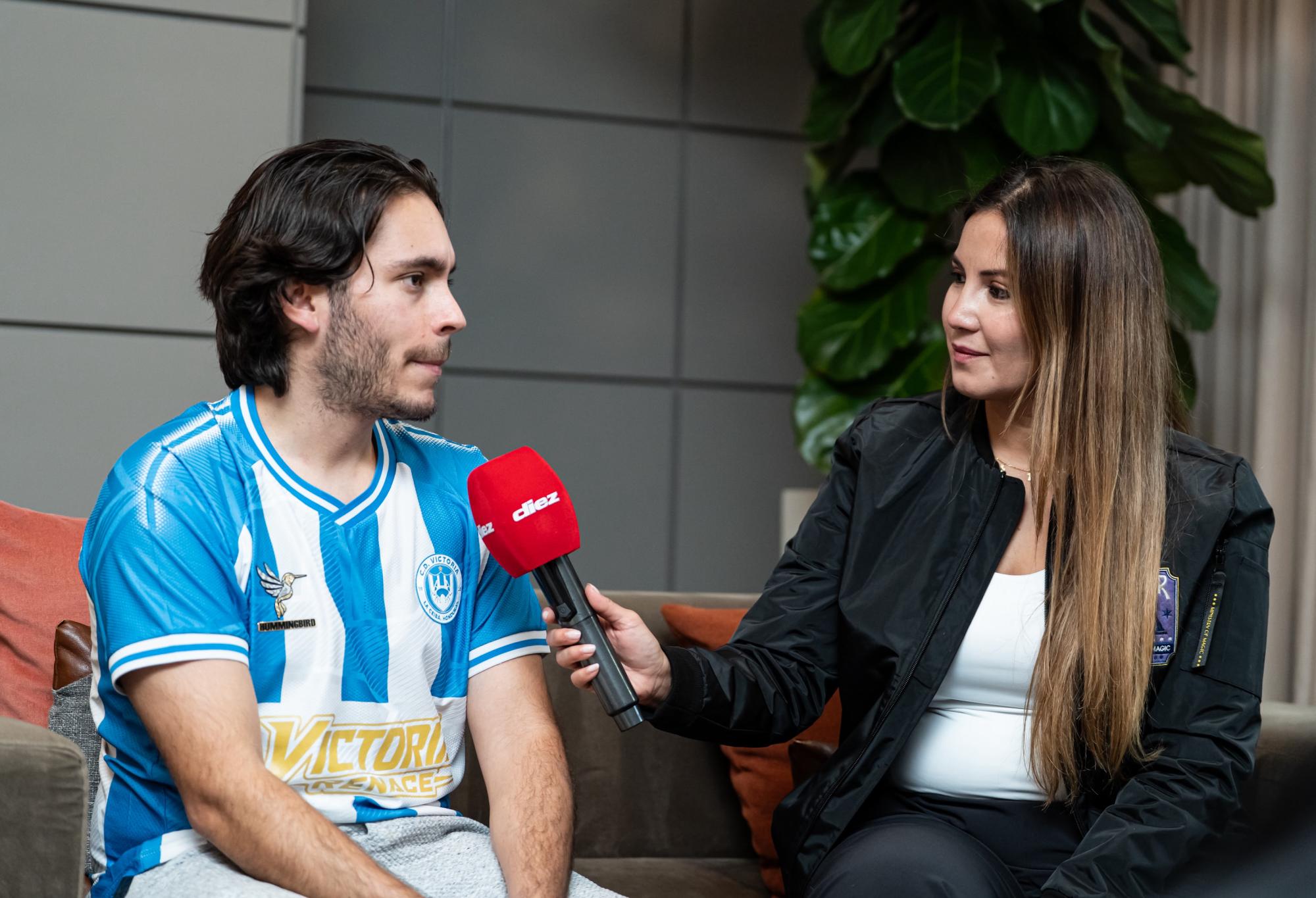 Jenny Fernández, enviada especial de DIEZ, en entrevista con Carlos Eduardo Espina.