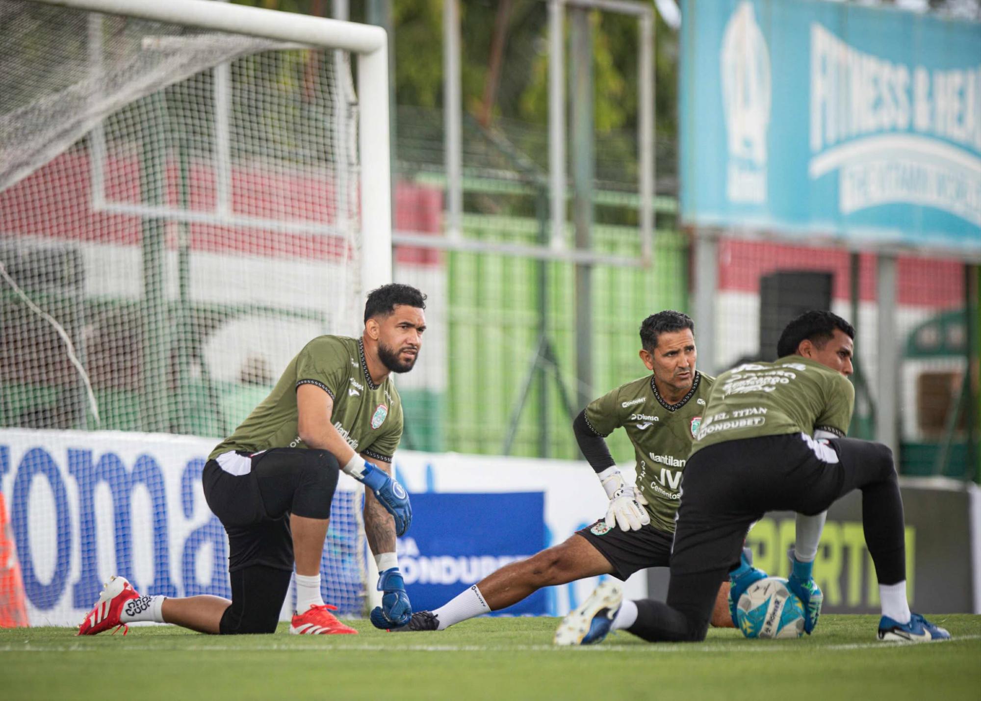 Calentamiento de los arqueros de Marathón.