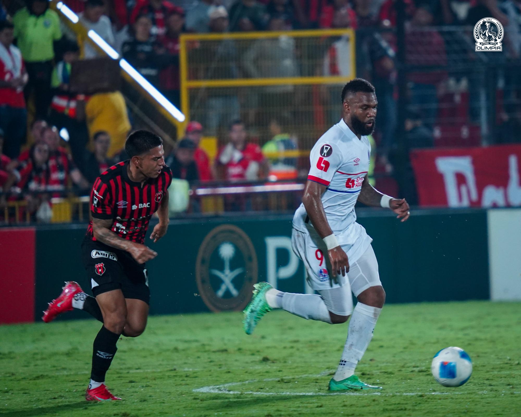 Alajuelense no capitalizó la localía y firmó empate ante un sólido Olimpia por la ida de semifinales de Copa Centroamericana