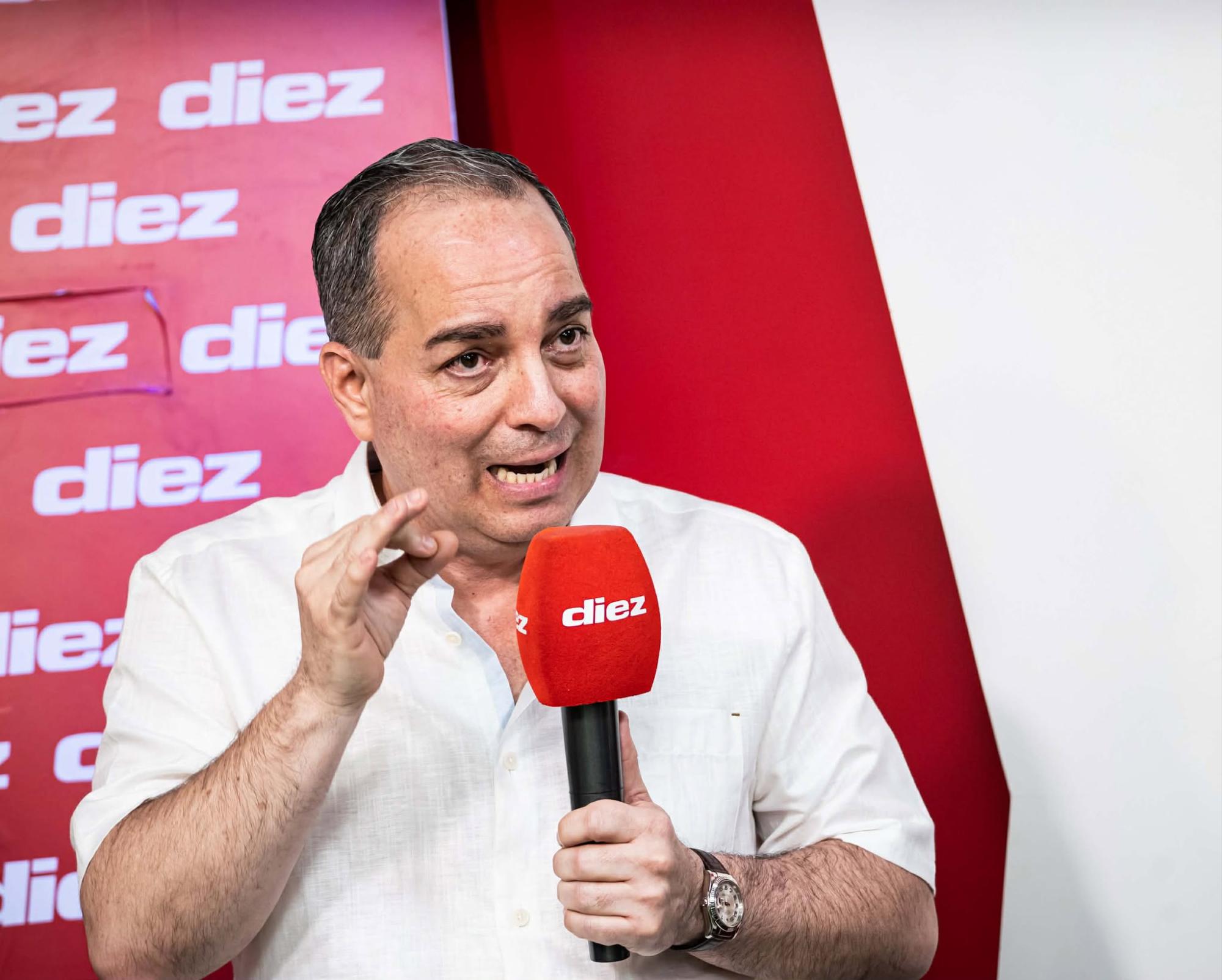 Daniel Otero es parte de la directiva del Marathón desde 1995. FOTOS: Mauricio Ayala / DIEZ.HN