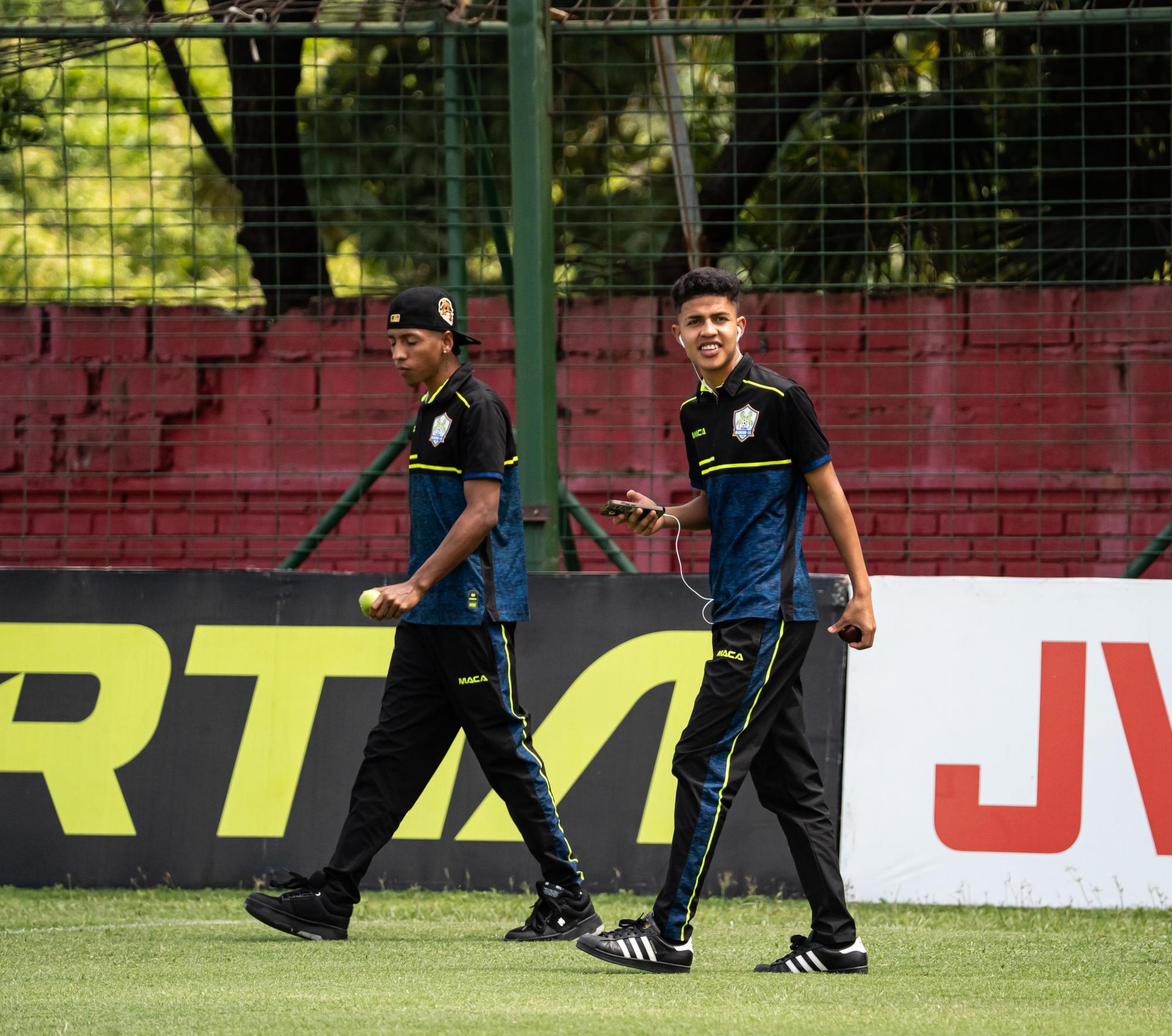 Los jóvenes jugadores del Olancho FC ya en el estadio sampedrano.