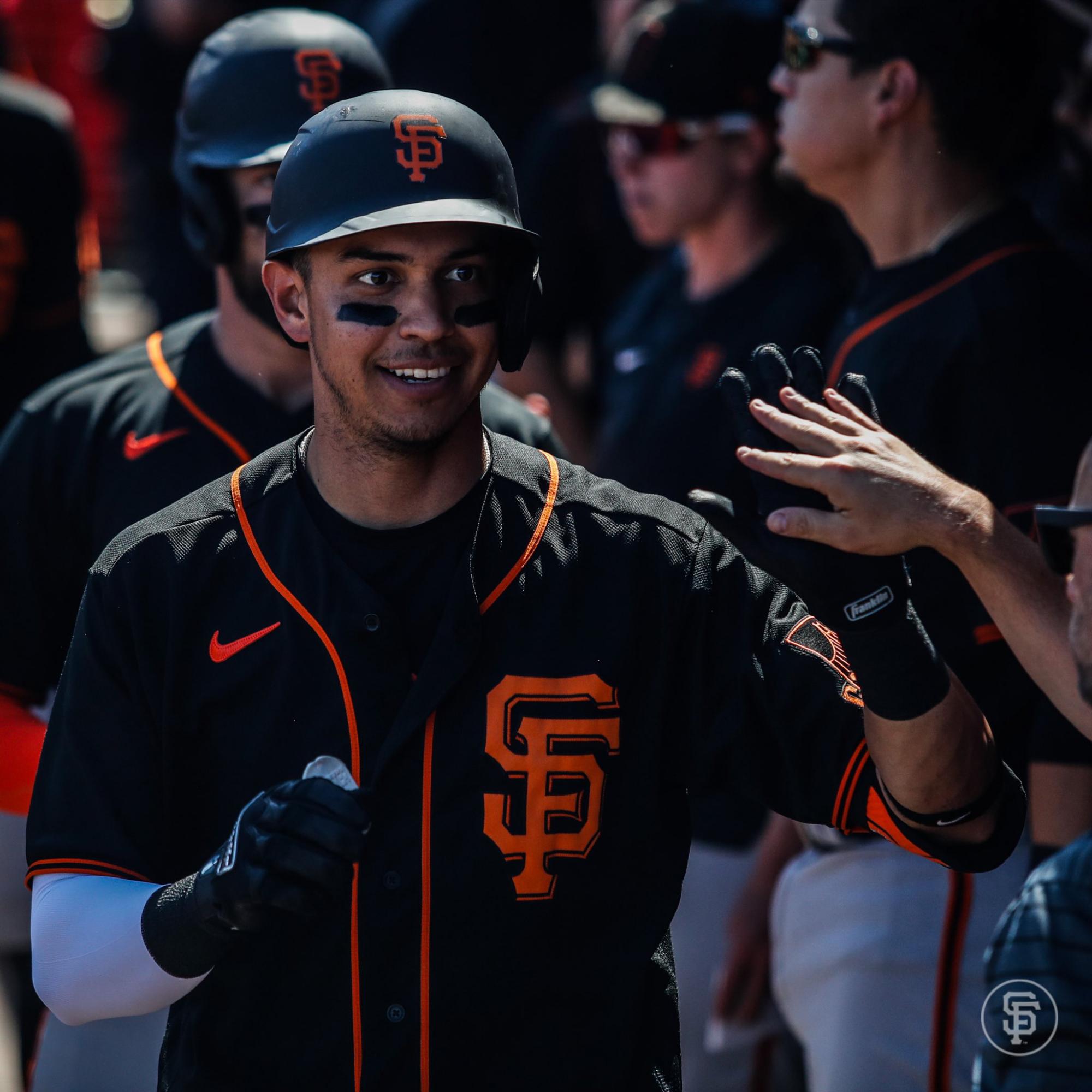 Mauricio Dubón celebró dos cuadrangulares en sus diez partidos de pretemporada 2022.