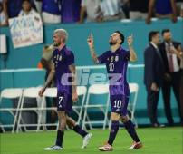 Héctor Castellanos fue el encargado de perseguir a Messi durante todo el partido, pero fue imposible pararlo, asistió en uno y anotó dos ante Honduras, que significaron los goles 87, 88 y 89 de Messi con la Albiceleste.