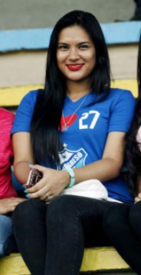 Las elegantes esposas y novias de los futbolistas de la Liga Nacional de las semis