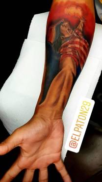 El tatuaje en uno de sus brazos que le costó a Patón Mejía no firmar con Motagua.