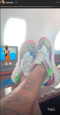 Neymar: Lo que hace el brasileño mientras se define su fichaje por el Barcelona o Real Madrid