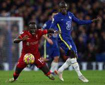 Chelsea y Liverpool regalaron un partidazo en la Premier League, pero no pasaron del empate 2-2.