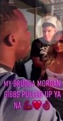 Compañero de Raúl Jiménez rompe la cuarentena y es cazado de fiesta con dos famosas mujeres