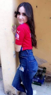 Ella es Lissy Ayala, la encantadora aficionada del Olimpia