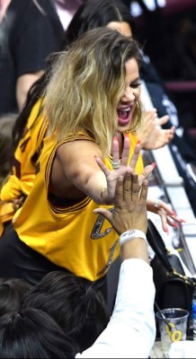 Las Kardashians, las sexis aficionadas que le van a Cavaliers en final de NBA