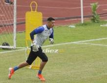 El guardameta Harold Fonseca realiza uno de sus trabajos con la selección de Honduras en San Pedro Sula.