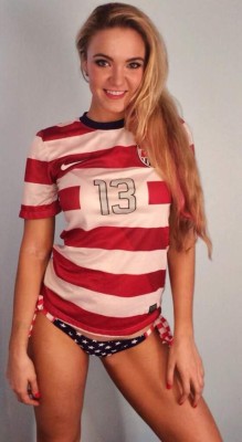 Conocé a Emily Rogawski, la fanática del Chelsea que tiene enamorada a la Premier Legue