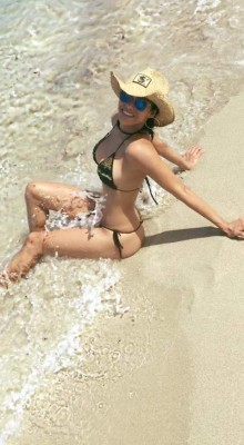 ¡Infartante! Así disfruta de la playa y el sol Nathalia Casco