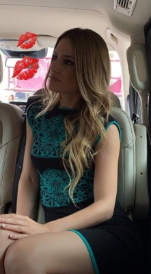 Antonella Roccuzzo y Daniella Semaan enamoran en desfile de modas en Barcelona