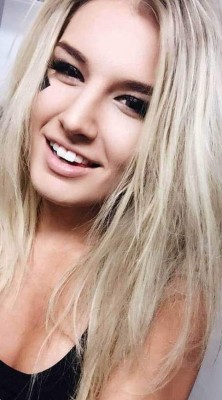 ¡Escándalo! Filtran fotos íntimas y un vídeo sexual de Toni Storm, estrella de la WWE