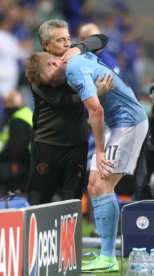 No se vio en TV: Pep Guardiola, abatido, las lágrimas del 'Kun' Agüero y la locura del Chelsea