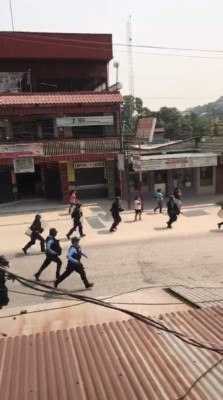 Protestas en Choloma pidiendo comida: Intentos de saqueos y quema de vehículos