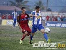 Ruben Licona en acción el partido de repechaje de la Liga Nacional.