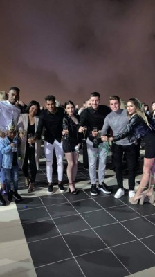 ¡Entre fiesta, amigos y familia! Los futbolistas hondureños recibieron el 2020 a lo grande