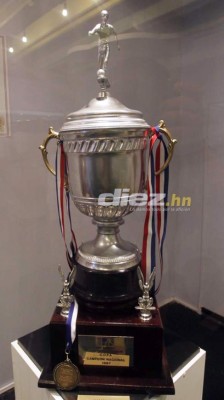 Una a una: Así son las 31 copas que Olimpia ha ganado en Liga Nacional de Honduras