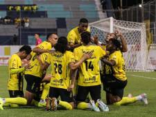 Real España lo recuperó para el resto del torneo Clausura de la Liga Nacional.