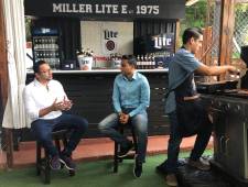 Said Martínez charló con el periodista Saúl Carranza en “La Parrilla con Miller Lite”, el nuevo segmento en DIEZ TV que se transmite por la pantalla de GO TV y se reproduce en todos los canales digitales de DIEZ.