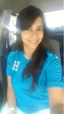 La belleza hondureña se pinta de azul y blanco cuando juega la Selección