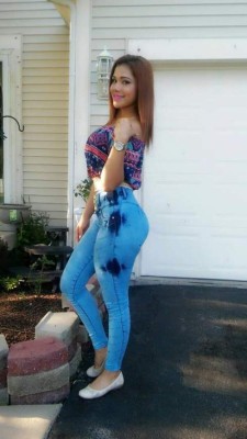 Cecilia Landa, la encantadora novia del jugador del Motagua Deybi Flores