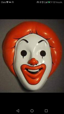 ¡Para morir de la risa! La máscara de McDonald en Alajuelense generó memes muy graciosos en Costa Rica