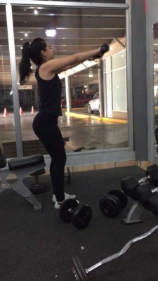 Ella es Astrid Arriaga, la encantadora chica fitness de Honduras