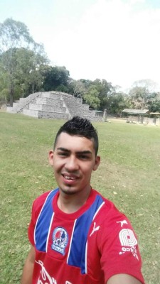 Ellos son los aficionados que desde temprano se pusieron la camisa del Olimpia