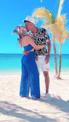 Así es la novia de Douglas Martínez y su historia de amor con la guapísima catracha que le robó el corazón ¡por Instagram!