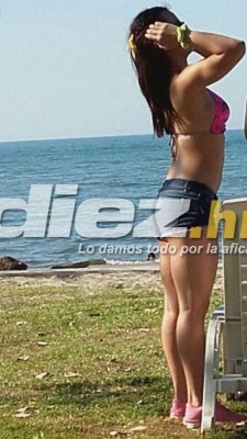 Alberth Elis e Isabel Zambrano, juntos en las playas de Puerto Cortés