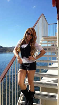 Debbie Bertrand, la sexy aficionada de Olimpia que debuta en telenovelas