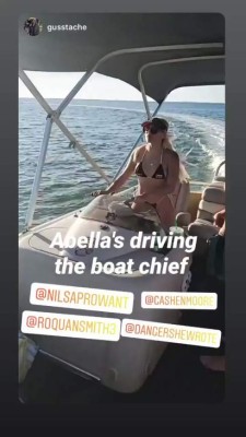 Mujeres, música y alcohol: Rompe la cuerentena y arma tremenda fiesta en su yate