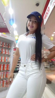 El 'bikinazo' de Jeimi González, la modelo hondureña fanática del Marathón