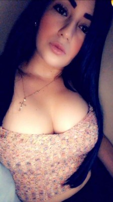 Azaria Torres, la linda novia de jugador extranjero de Liga Nacional