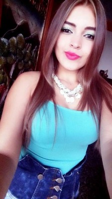 Esthefany Rodríguez, la guapísima catracha que flechó a futbolista colombiano