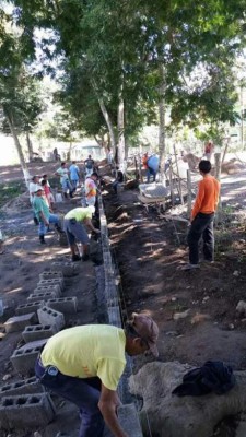 La preciosa cancha donde juegan fútbol burocrático en una aldea de Honduras
