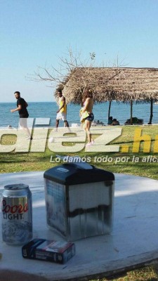 Alberth Elis e Isabel Zambrano, juntos en las playas de Puerto Cortés