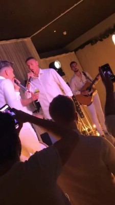 Baile, Kareoke y estrellas: La espectacular fiesta de cumpleaños de Larissa Pereira esposa de Roberto Firmino